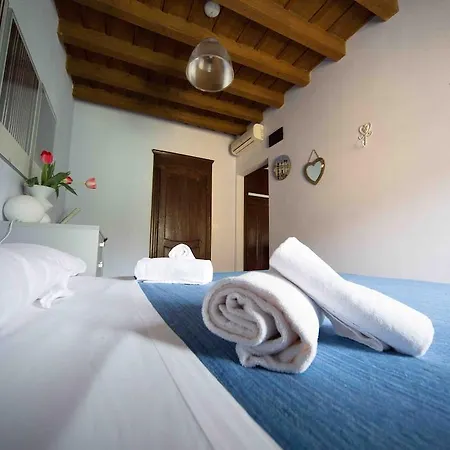 Bed & Breakfast Fleur De Lis 2*
